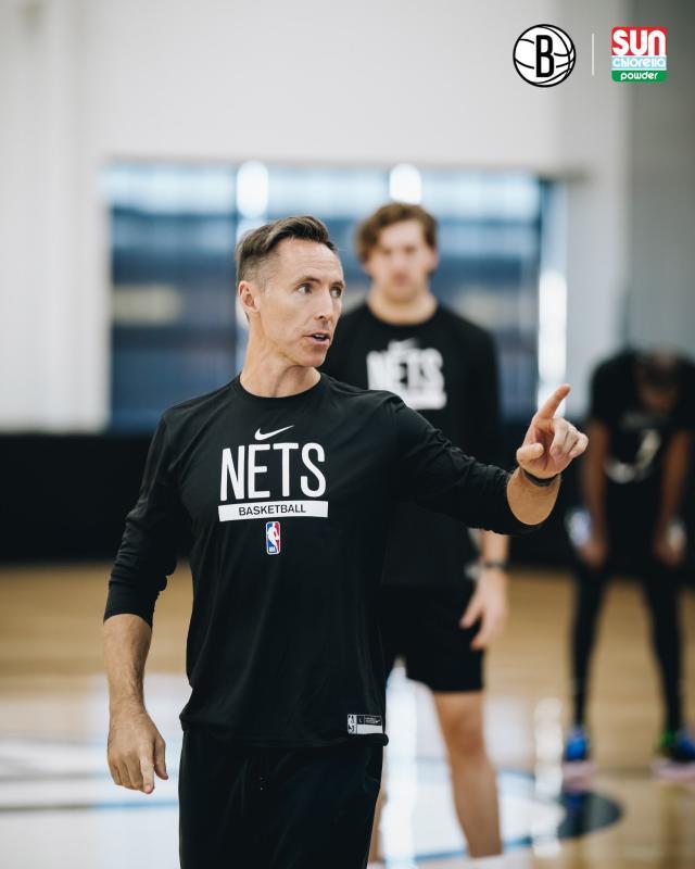 1664330290322023034.jpg FdszS44XEAEeO2b.jpg